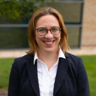 Jennifer Selin portrait